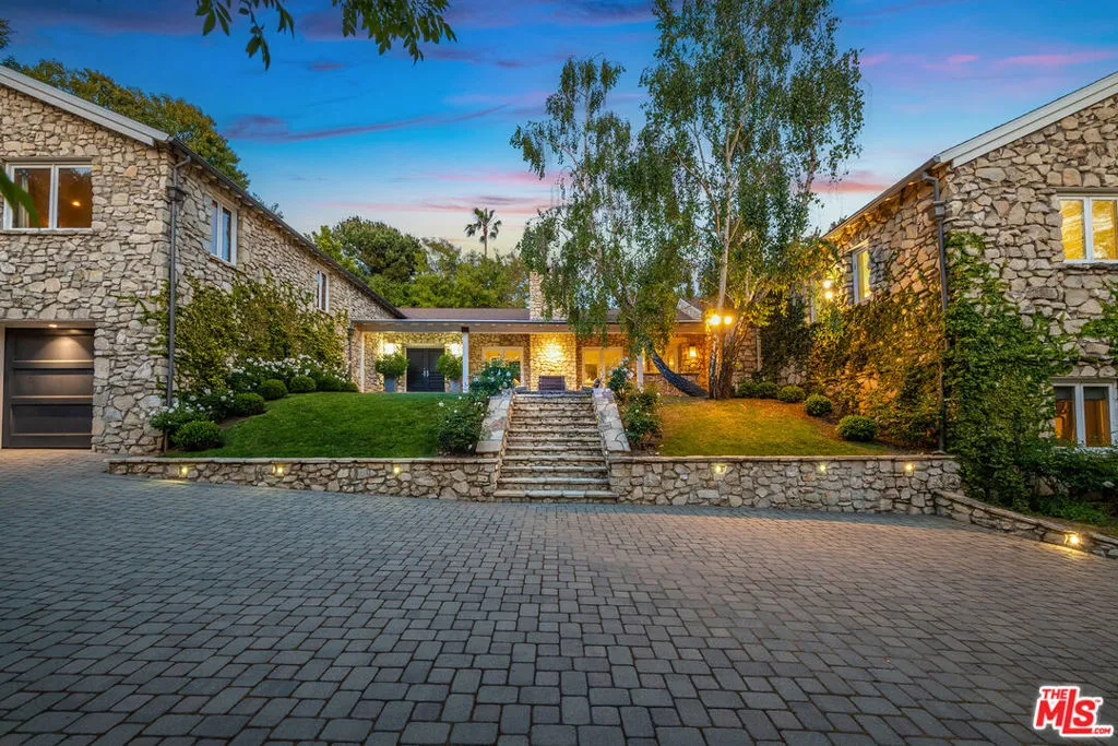 422 Parkwood Drive, Los Angeles, California 90077 home-pic-0