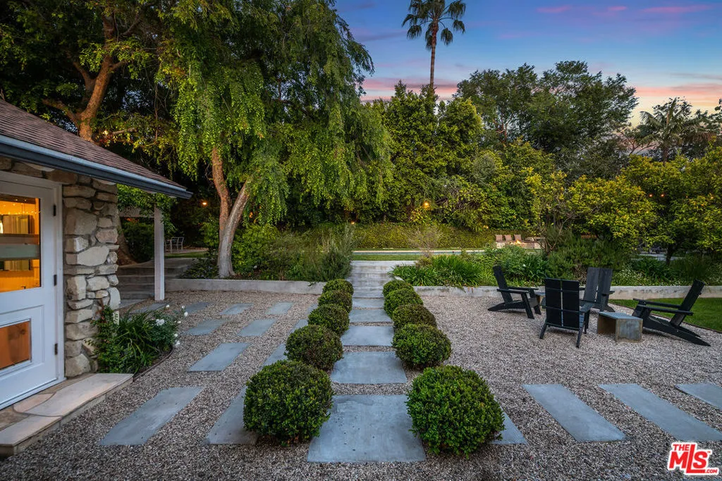 422 Parkwood Drive, Los Angeles, California 90077 home-pic-48