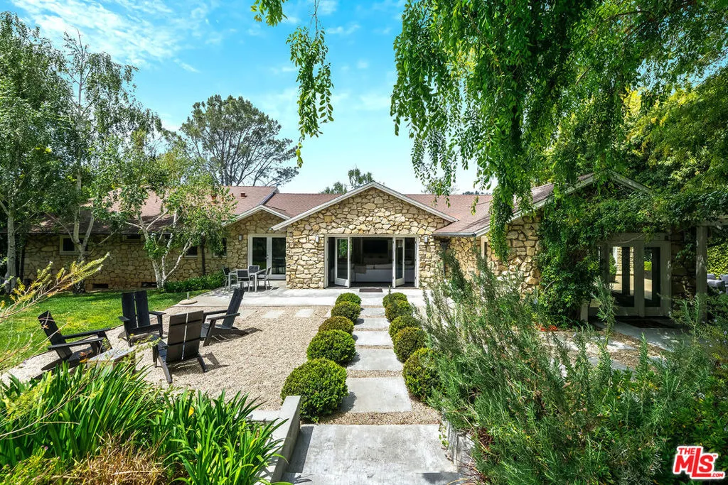 422 Parkwood Drive, Los Angeles, California 90077 home-pic-36