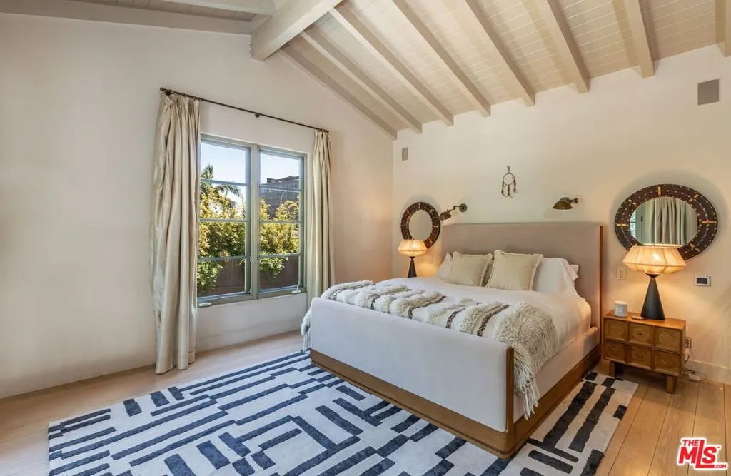 1136 N Doheny Drive, Los Angeles, California 90069 home-pic-15