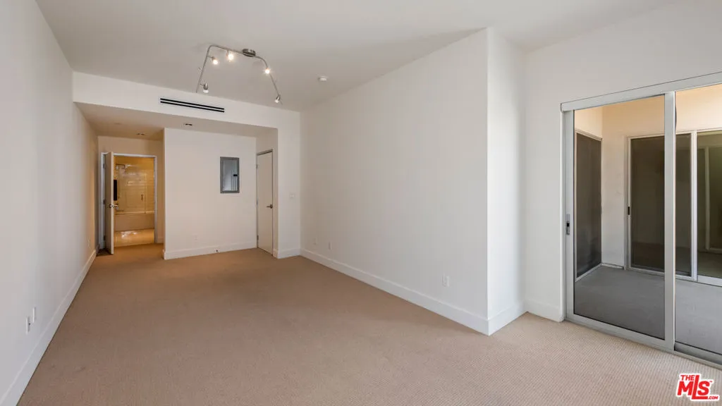 6735 Yucca Street 406, Los Angeles, California 90028 home-pic-7