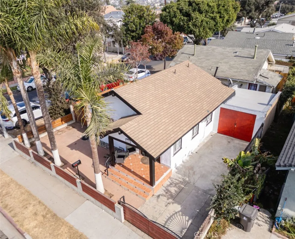 1390 Gundry Ave