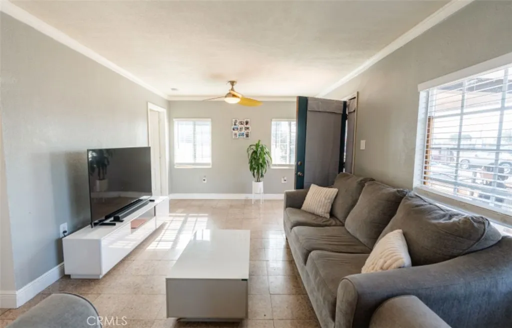 1390 Gundry Avenue, Long Beach, California 90813 home-pic-6