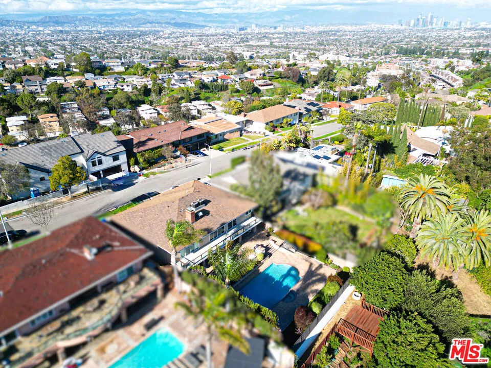 4028 Kenway Avenue, View Park, California 90008 home-pic-4