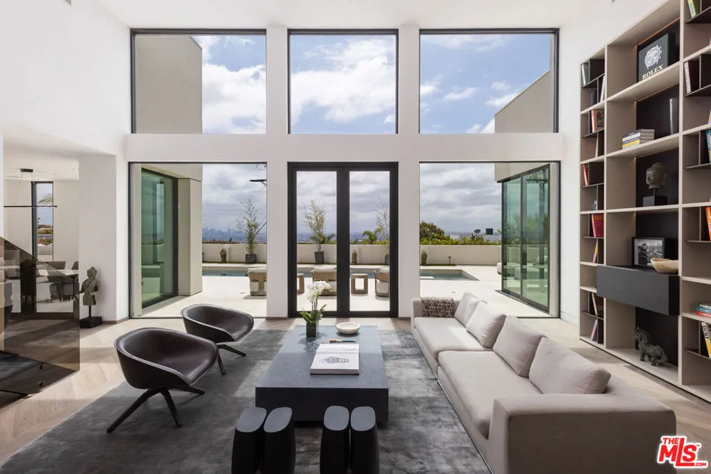 9405 Sierra Mar Place, Los Angeles, California 90069 home-pic-7