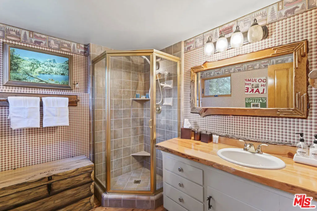 161 Rocky Point Road, Lake Arrowhead, California 92352 home-pic-40