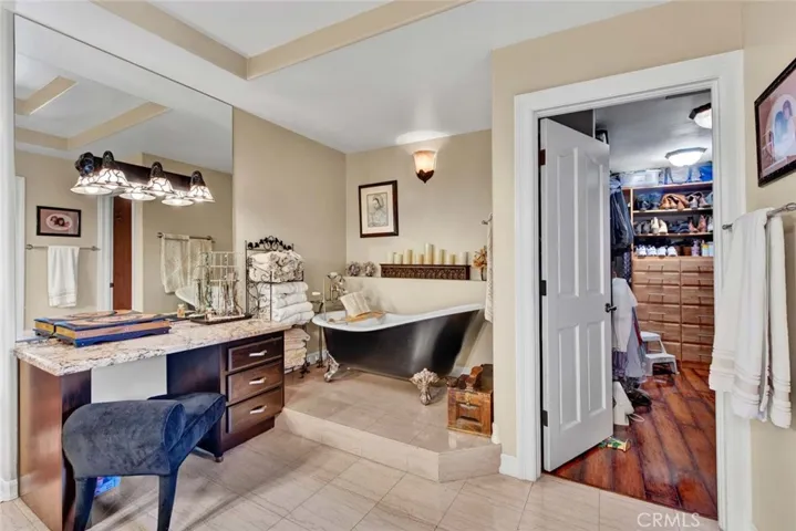 1532 Kensing Lane, North Tustin, California 92705