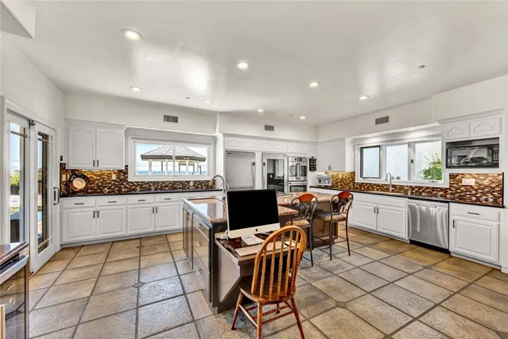 1532 Kensing Lane, North Tustin, California 92705