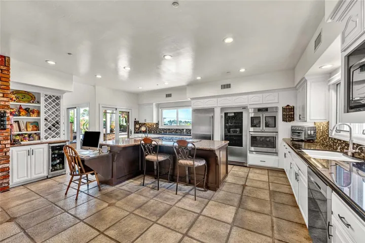 1532 Kensing Lane, North Tustin, California 92705
