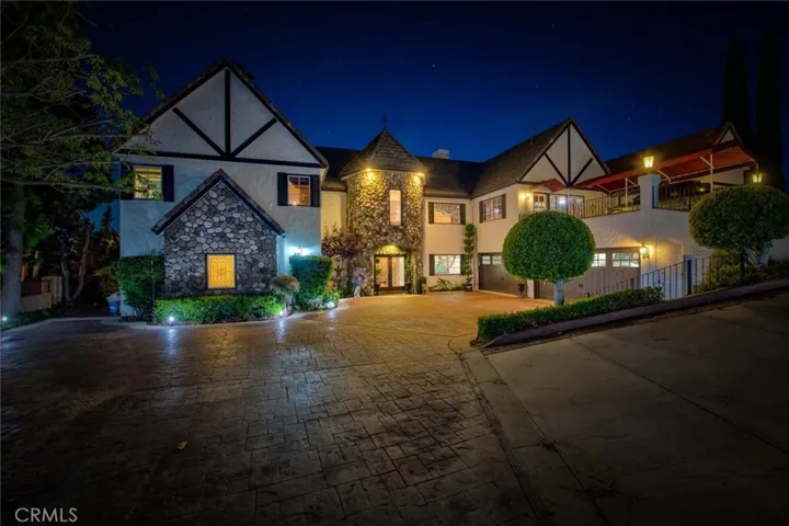 1532 Kensing Lane, North Tustin, California 92705