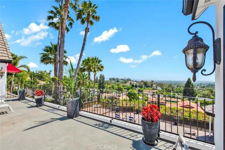 1532 Kensing Lane, North Tustin, California 92705