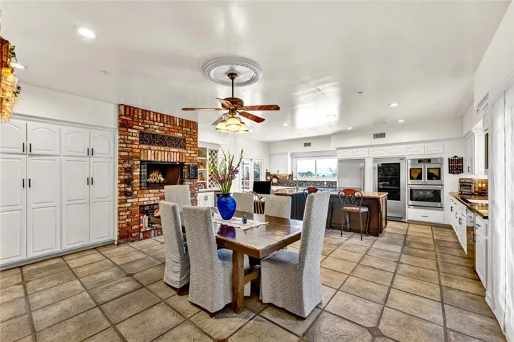 1532 Kensing Lane, North Tustin, California 92705