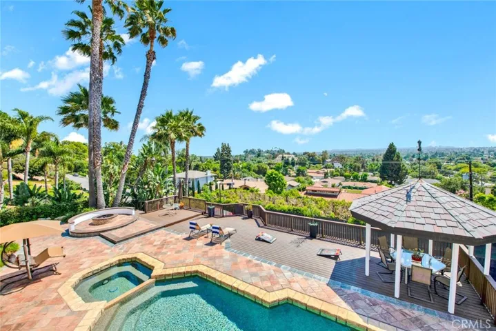 1532 Kensing Lane, North Tustin, California 92705