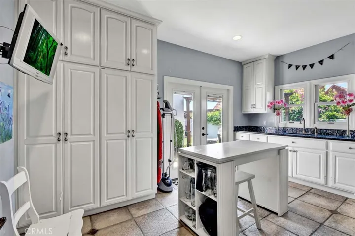 1532 Kensing Lane, North Tustin, California 92705