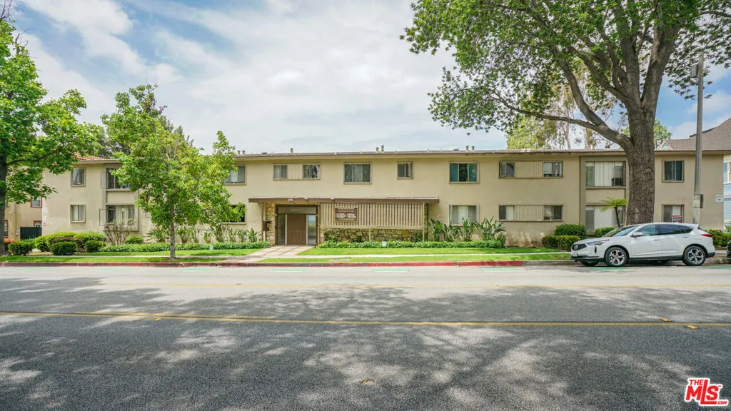 275 S Marengo Avenue, Pasadena, California 91101, 46 Bedrooms Bedrooms, ,39 BathroomsBathrooms,Residential Income,For Sale,Marengo,25542435