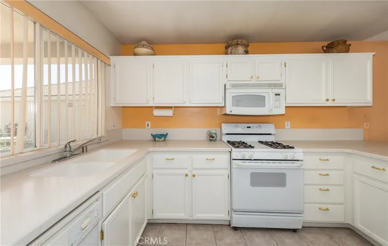 689 Twin Hills Drive, Banning, California 92220