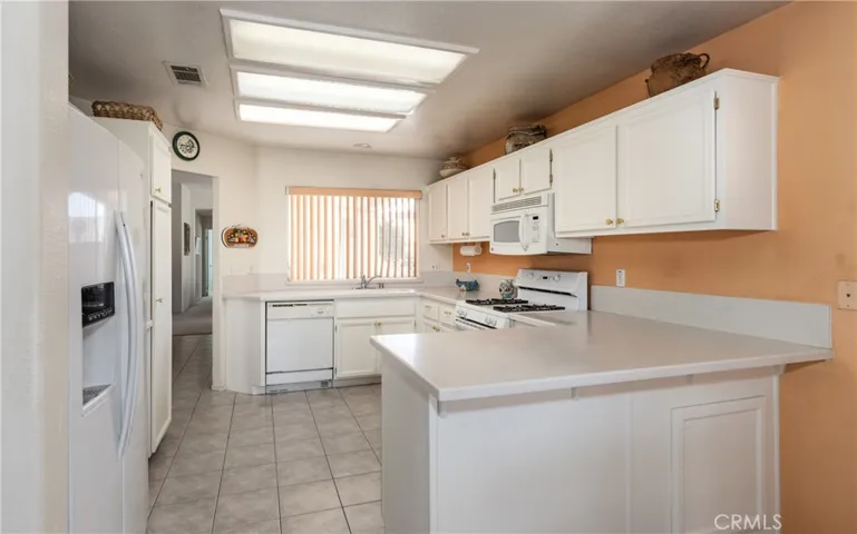 689 Twin Hills Drive, Banning, California 92220