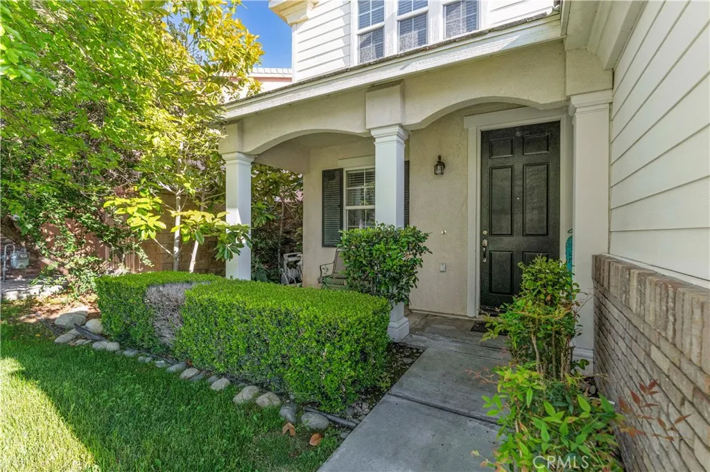 15601 N Peak Lane, Fontana, California 92336 home-pic-32