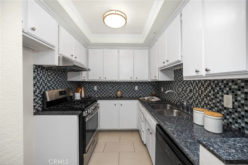 222 S Catalina Avenue 8, Pasadena, California 91106 home-pic-9