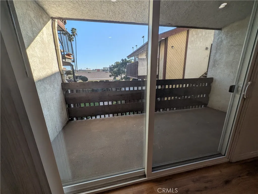 15214 S Raymond Avenue 105, Gardena, California 90247 home-pic-8