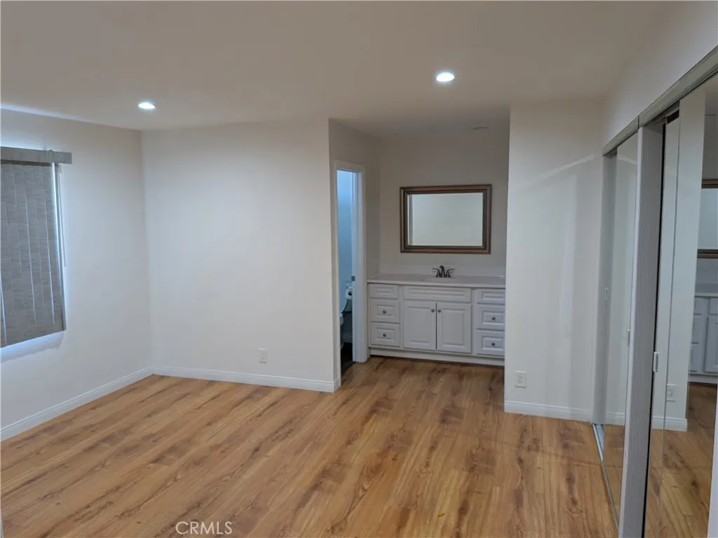 15214 S Raymond Avenue 105, Gardena, California 90247 home-pic-4
