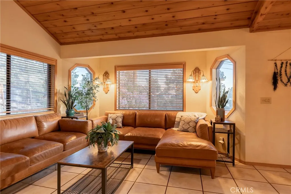 1841 Golden Rod Avenue, Big Bear City, California 92314 home-pic-16
