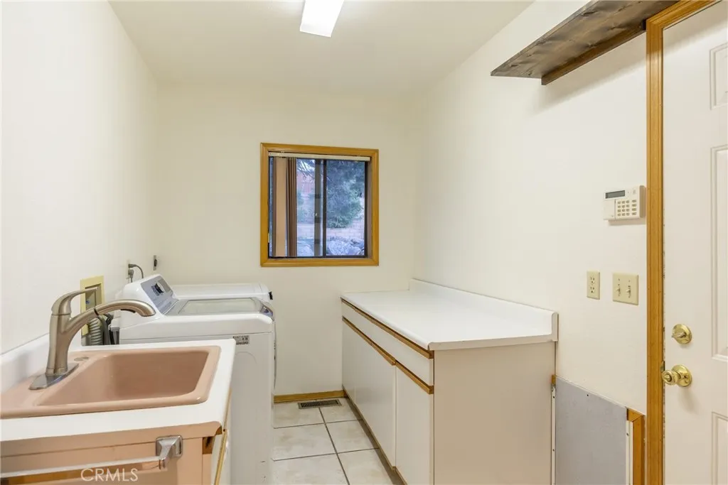 1841 Golden Rod Avenue, Big Bear City, California 92314 home-pic-40