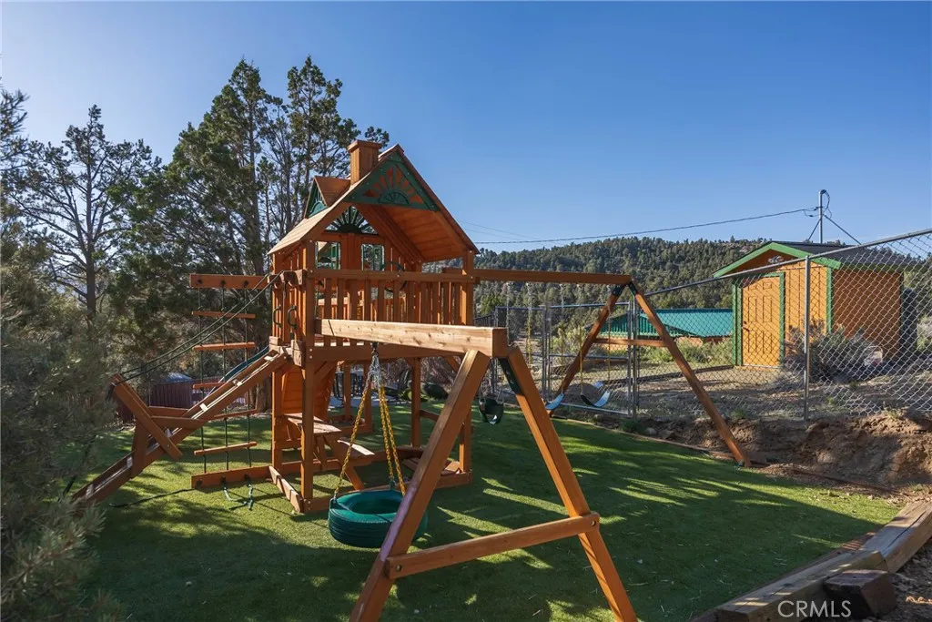 1841 Golden Rod Avenue, Big Bear City, California 92314 home-pic-7