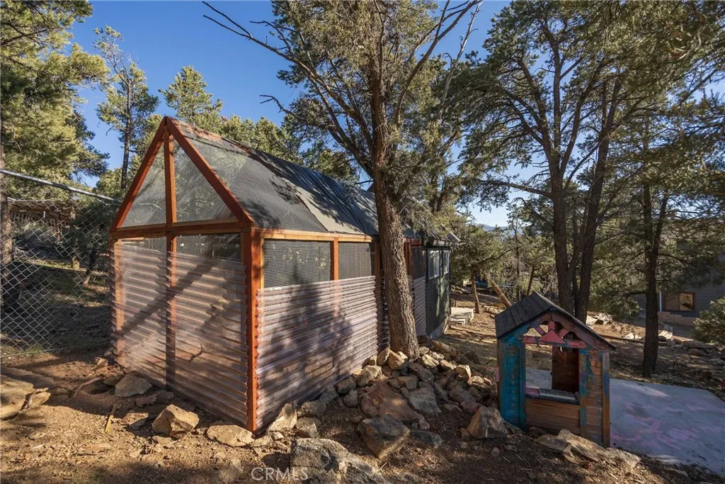 1841 Golden Rod Avenue, Big Bear City, California 92314 home-pic-12