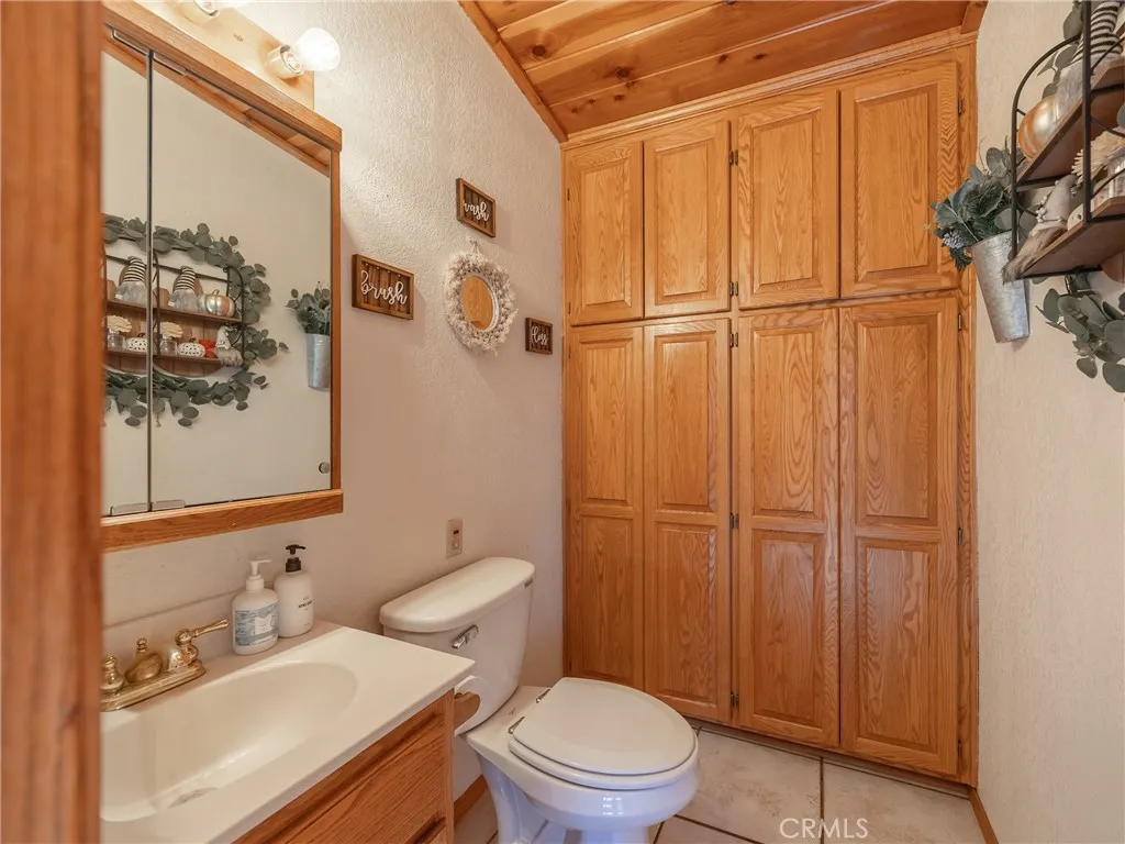 1841 Golden Rod Avenue, Big Bear City, California 92314 home-pic-26