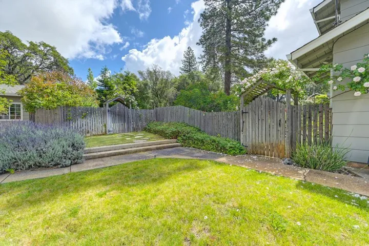 2640 Gayle Lane, Auburn, California 95602
