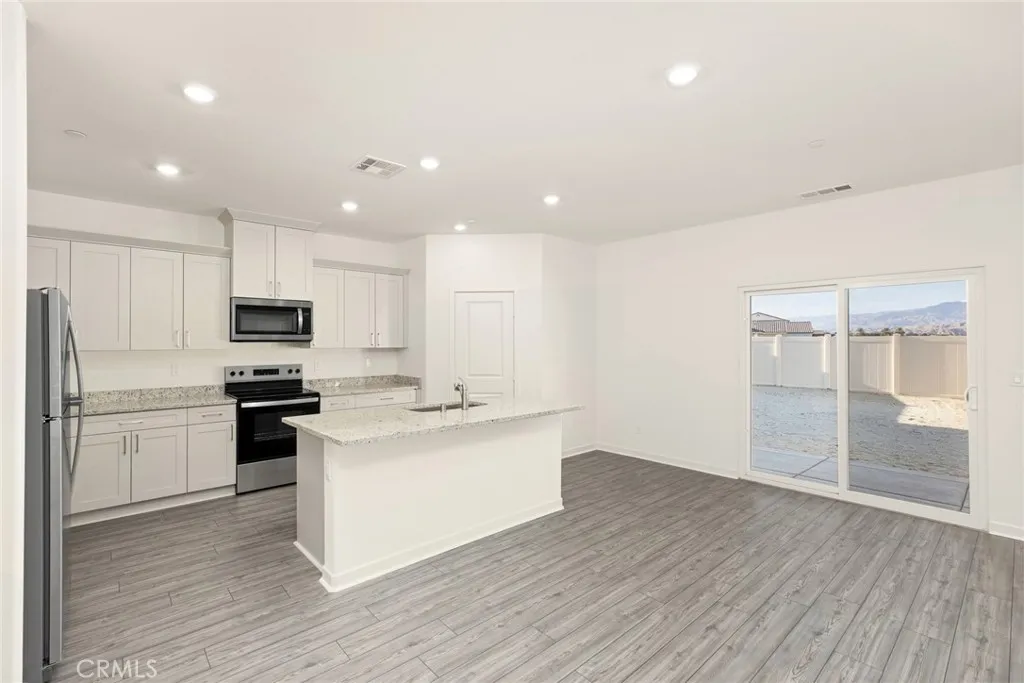 42499 Aruba Court, Indio, California 92201 home-pic-6