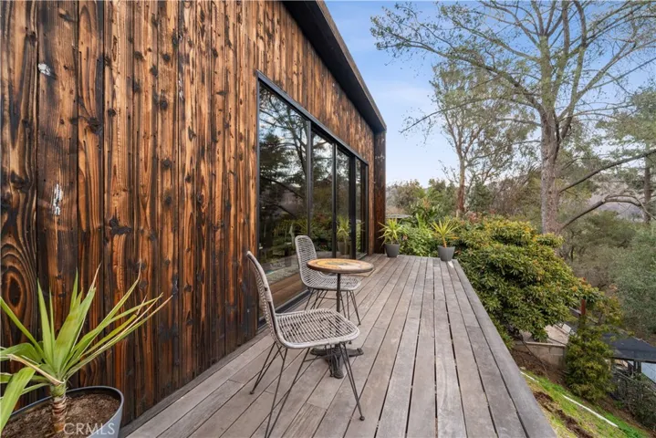 Guest unit balcony