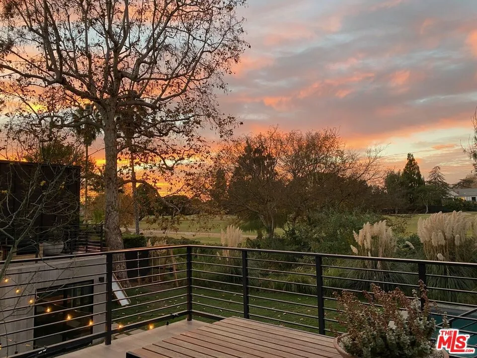 226 S Rimpau Boulevard, Los Angeles, California 90004 home-pic-21