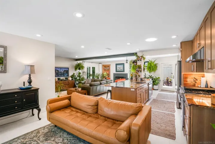 13025 Earlgate Court, Poway, California 92064