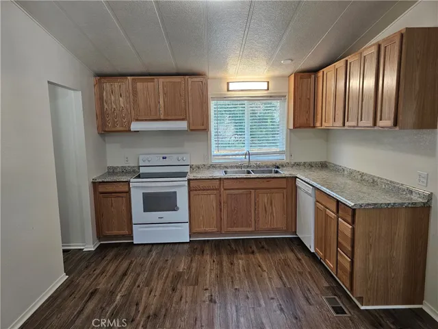 2890 7th Street, Clearlake, California 95422