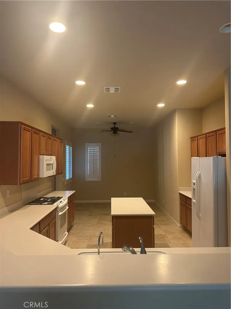 10030 El Dorado Street, Apple Valley, California 92308 home-pic-22