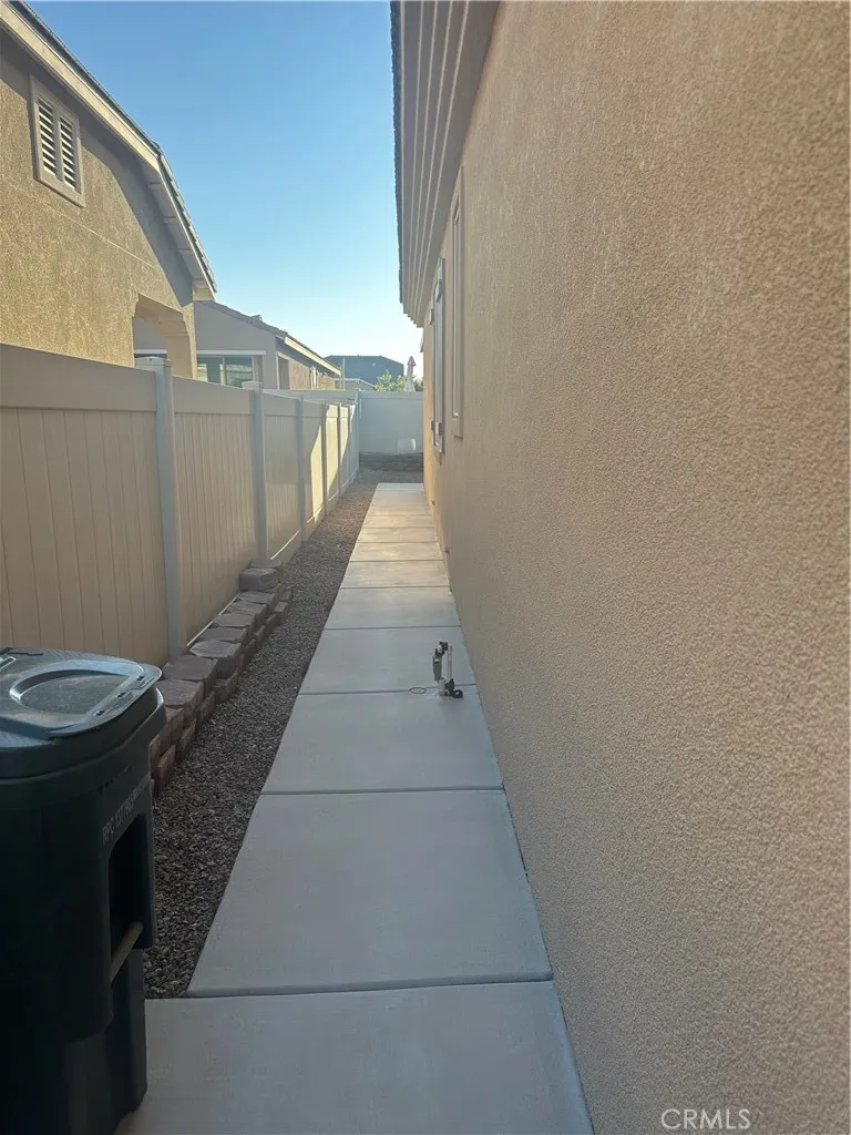 10030 El Dorado Street, Apple Valley, California 92308 home-pic-12