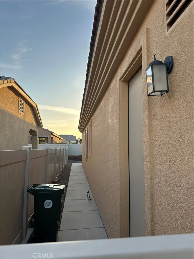 10030 El Dorado Street, Apple Valley, California 92308 home-pic-3