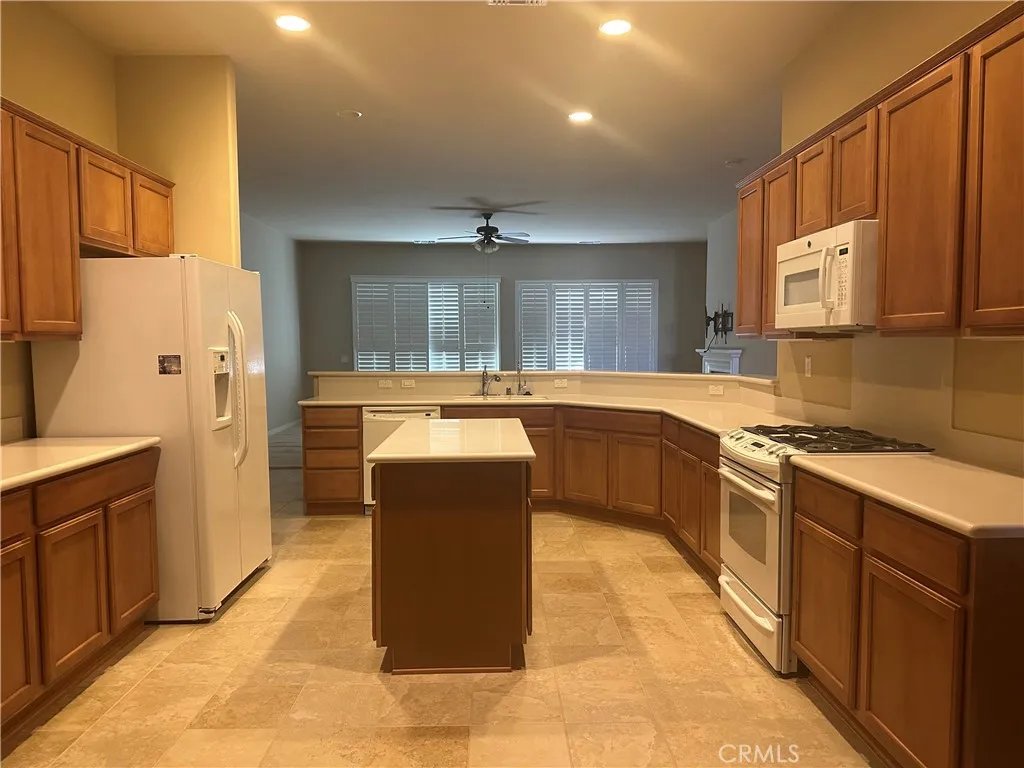10030 El Dorado Street, Apple Valley, California 92308 home-pic-11