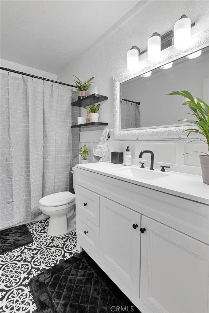 1041 Pine Lane, Big Bear City, California 92314 home-pic-9