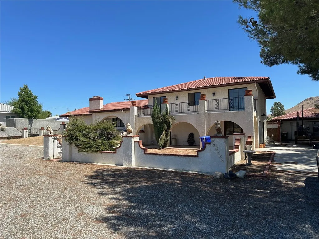 16485 Wintun Road, Apple Valley, California 92307 home-pic-0