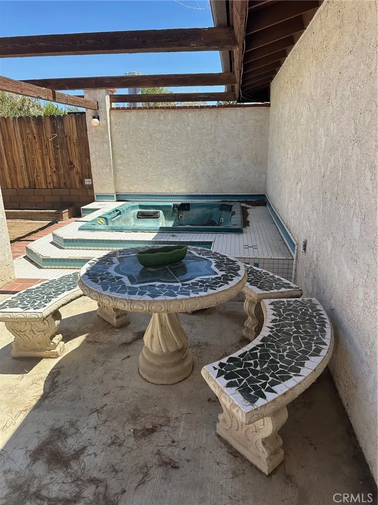16485 Wintun Road, Apple Valley, California 92307 home-pic-2