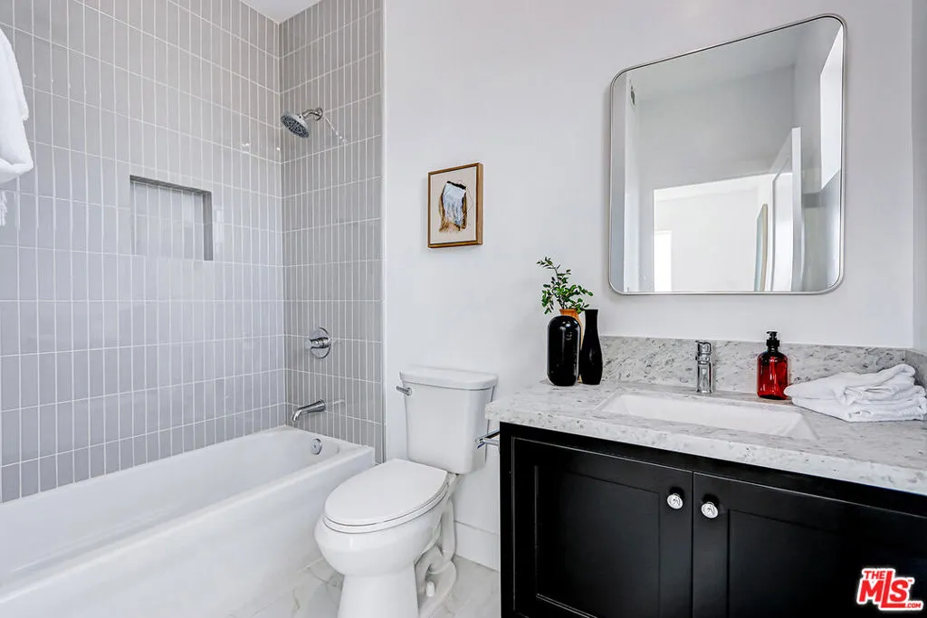 1289 S Sycamore Avenue, Los Angeles, California 90019 home-pic-32