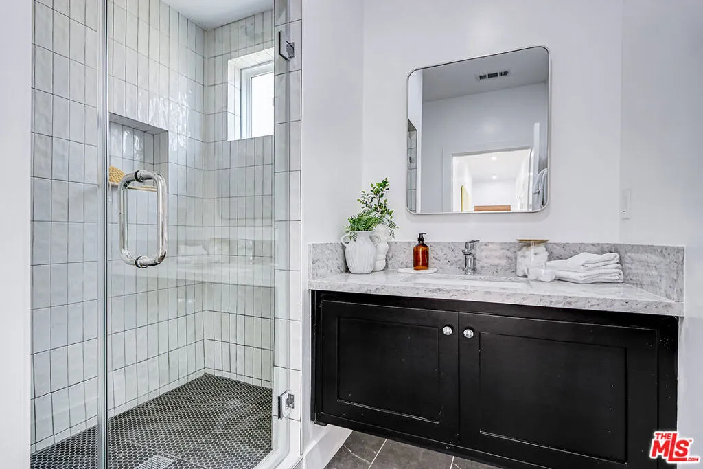 1289 S Sycamore Avenue, Los Angeles, California 90019 home-pic-10