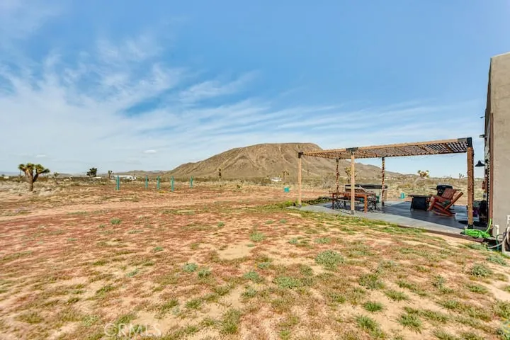 58725 Botkin Road, Landers, California 92285 home-pic-4