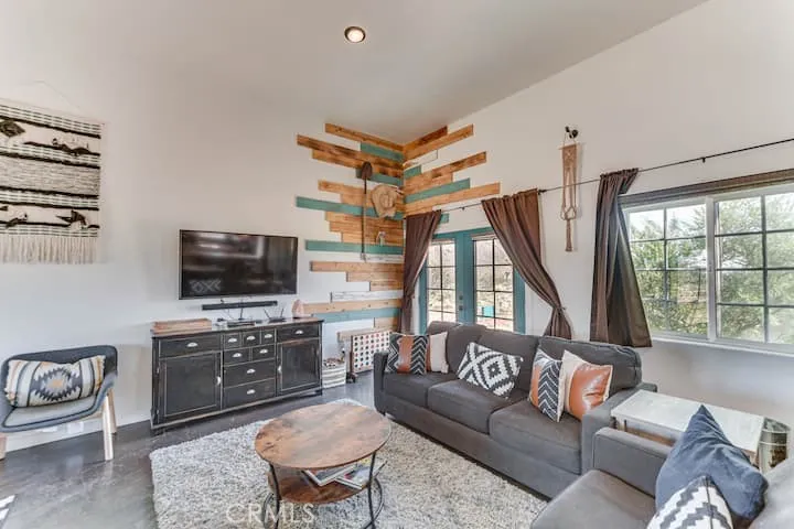 58725 Botkin Road, Landers, California 92285 home-pic-14