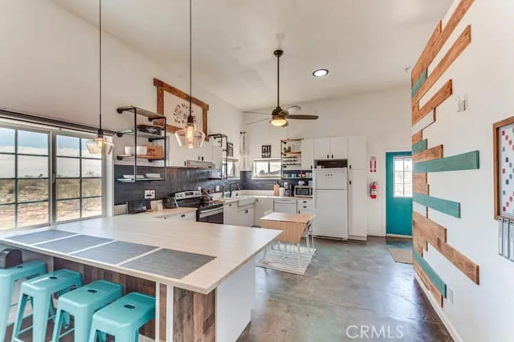 58725 Botkin Road, Landers, California 92285 home-pic-8