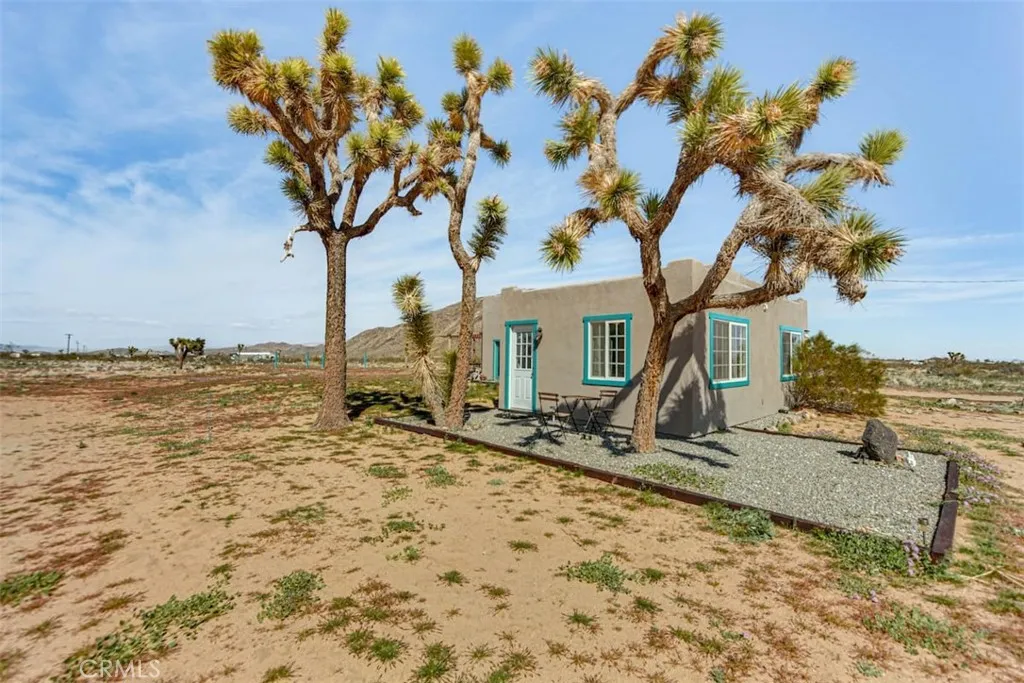 58725 Botkin Road, Landers, California 92285 home-pic-5
