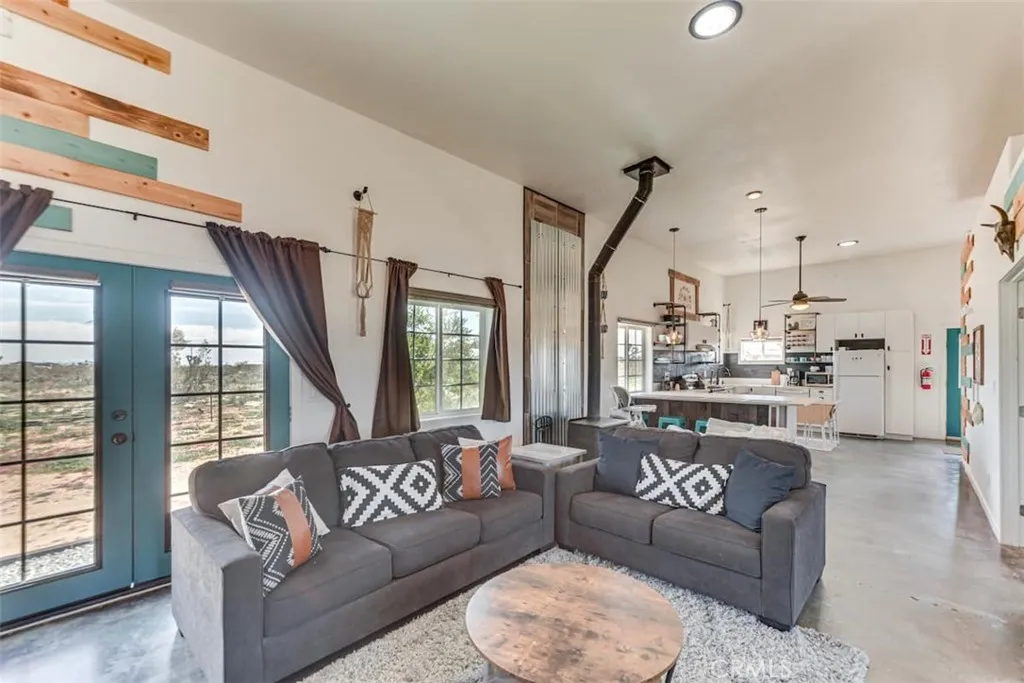 58725 Botkin Road, Landers, California 92285 home-pic-7